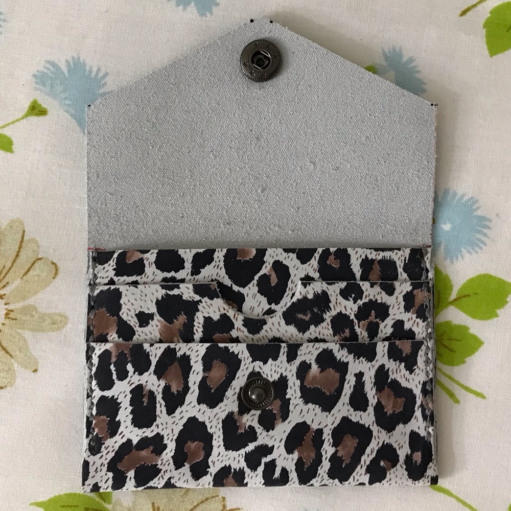 Hand Crafted Leopard Print Wallet - Picture 3 of 5